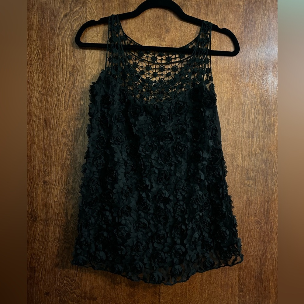 Black floral detail tank top with crocheted top size M‎